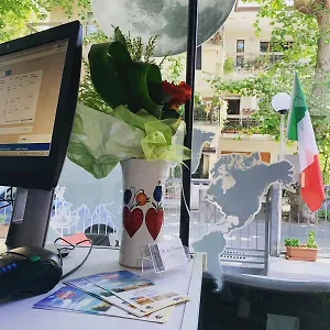 https://hotel-villa-del-bagnino.emilia-romagnahotels.net